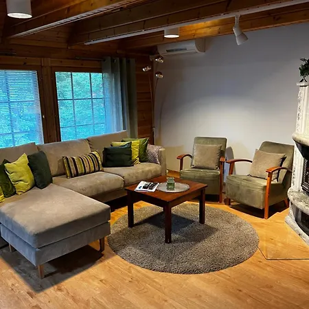 Vuokatin Aateli Herttuatar *