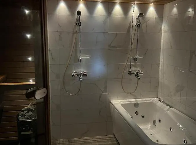 Vuokatin Aateli Herttuatar